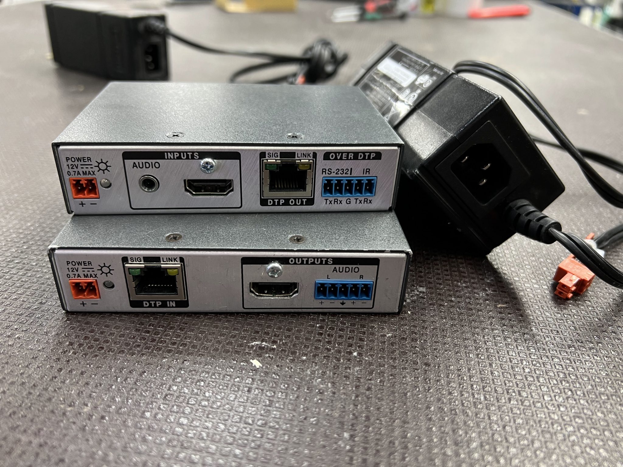 Extron HDMI extender 230TX+330RX Showtekniikan kauppa