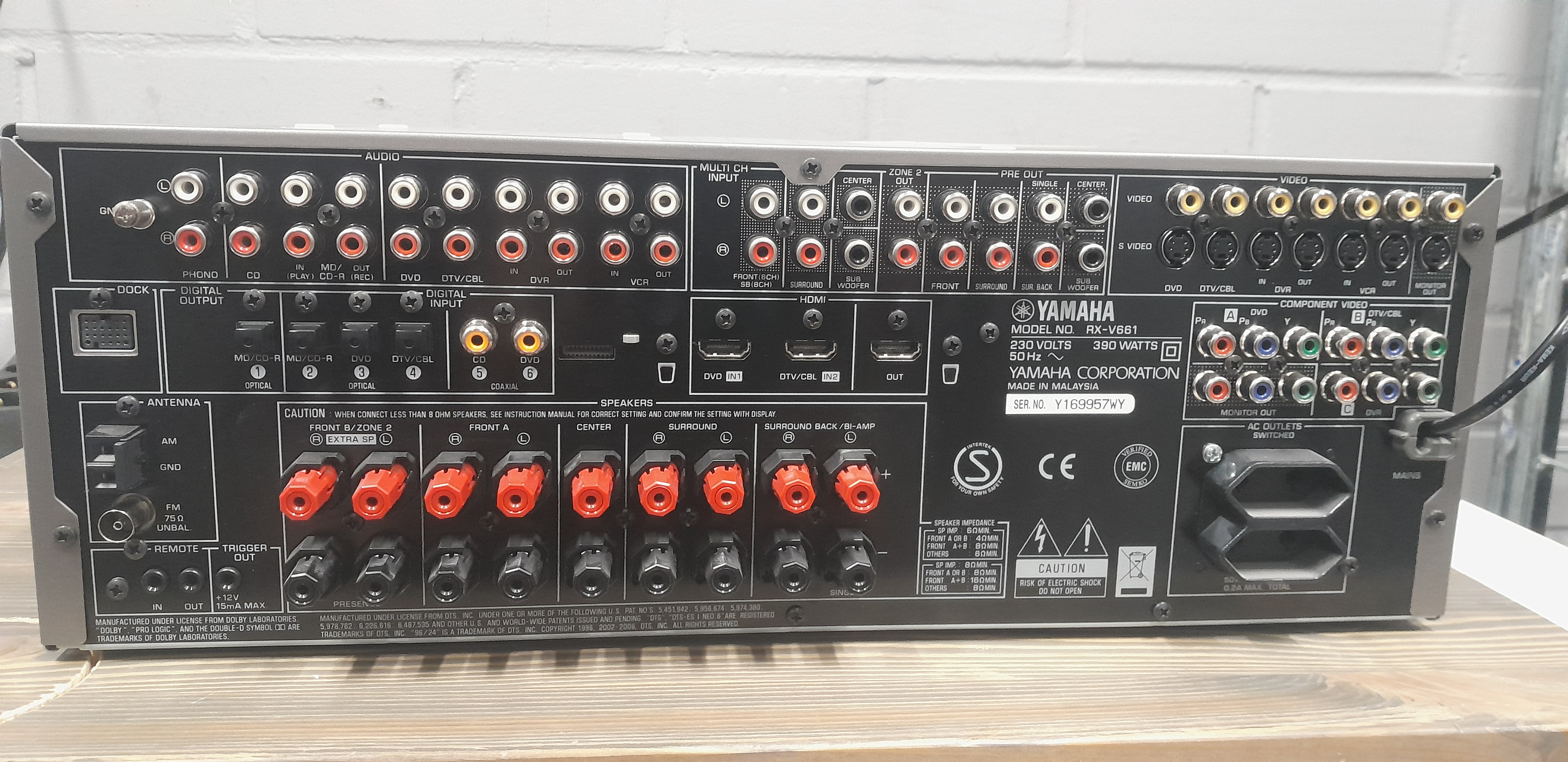Yamaha RX-V661 AV-receiver - Image 2