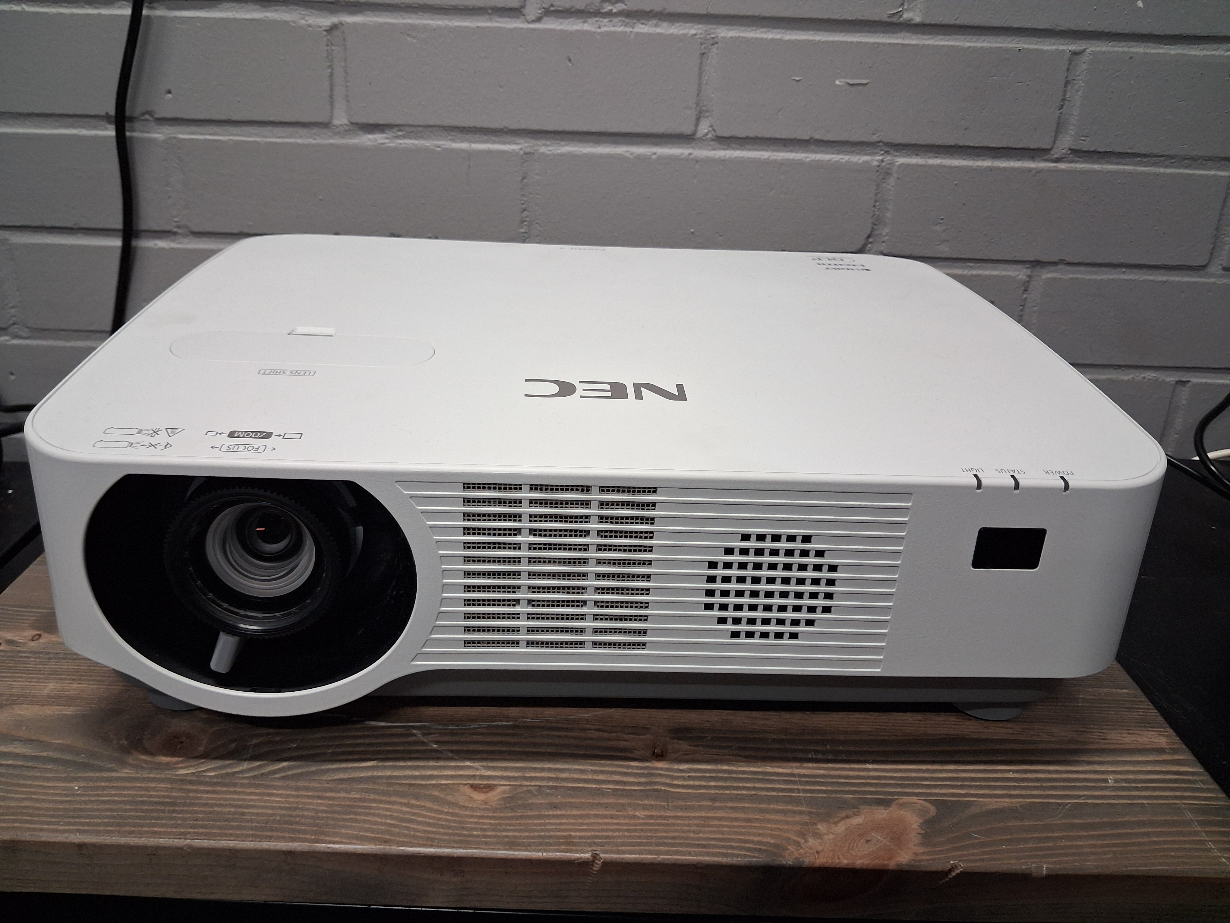 NEC P502HL-2