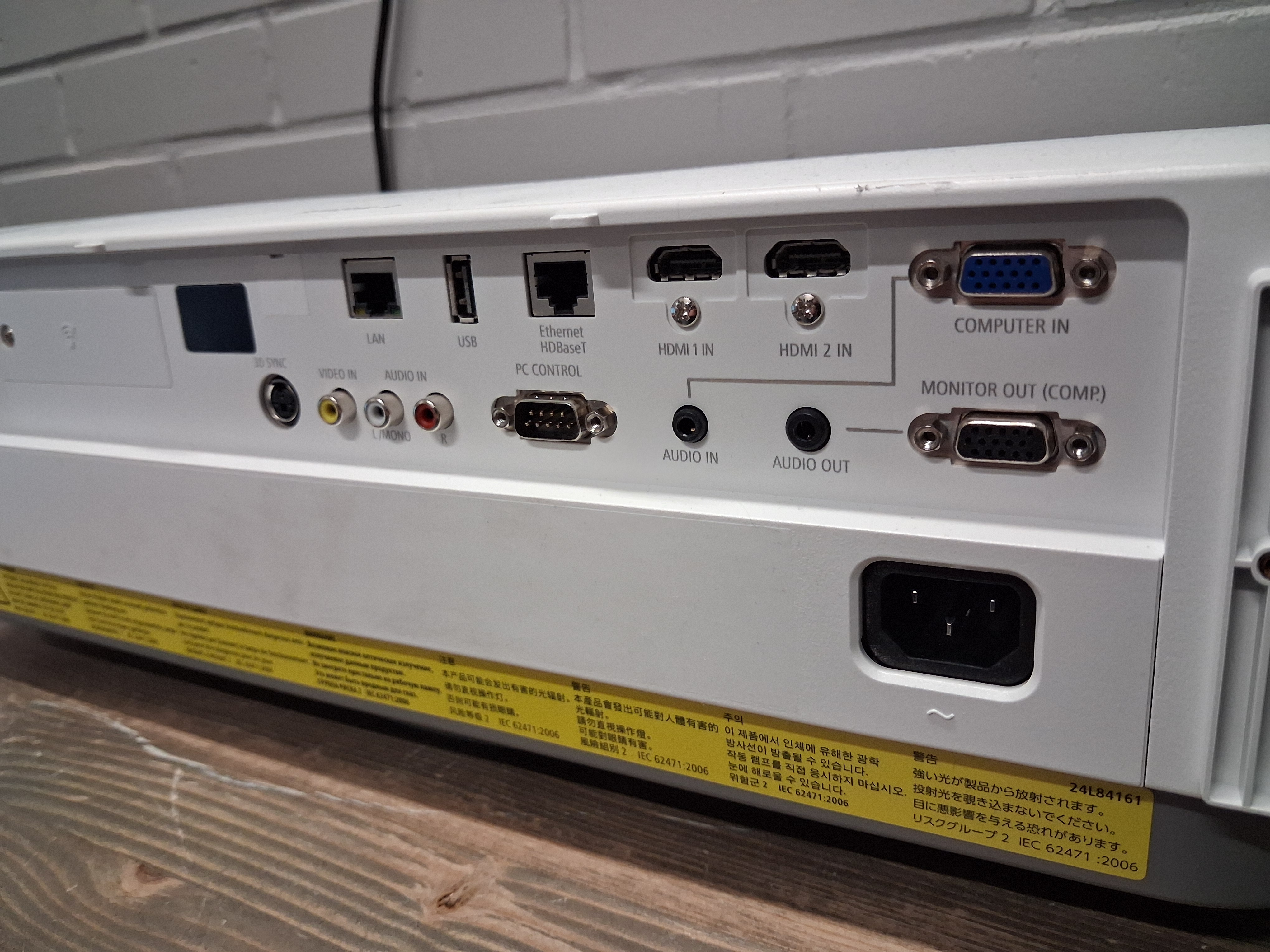 NEC P502HL-2 - Image 2