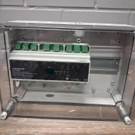 Crestron DIN-8SW8+kotelo